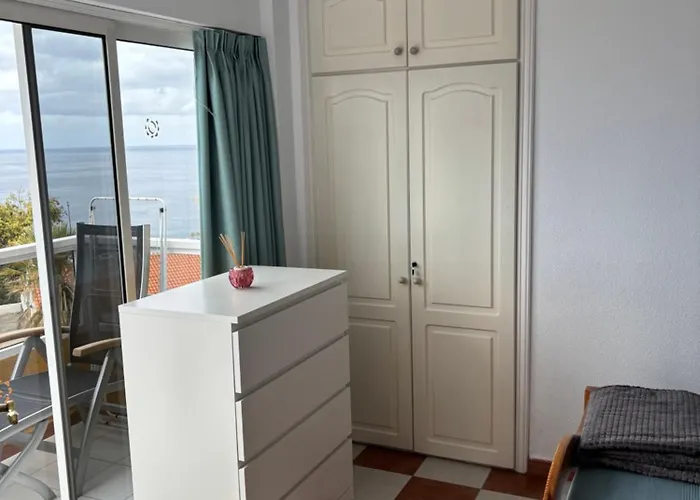 Royal Condor One Bed With Viws To The Cliffs And Atlantic Ocean Puerto de Santiago (Tenerife)