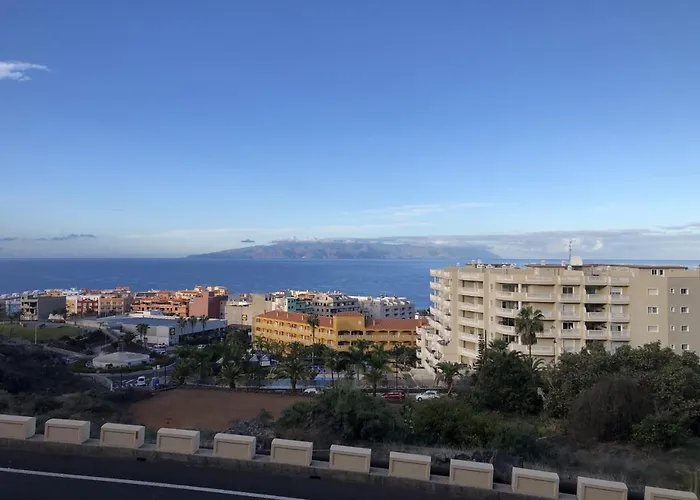 Royal Condor One Bed With Viws To The Cliffs And Atlantic Ocean * Puerto de Santiago (Tenerife)